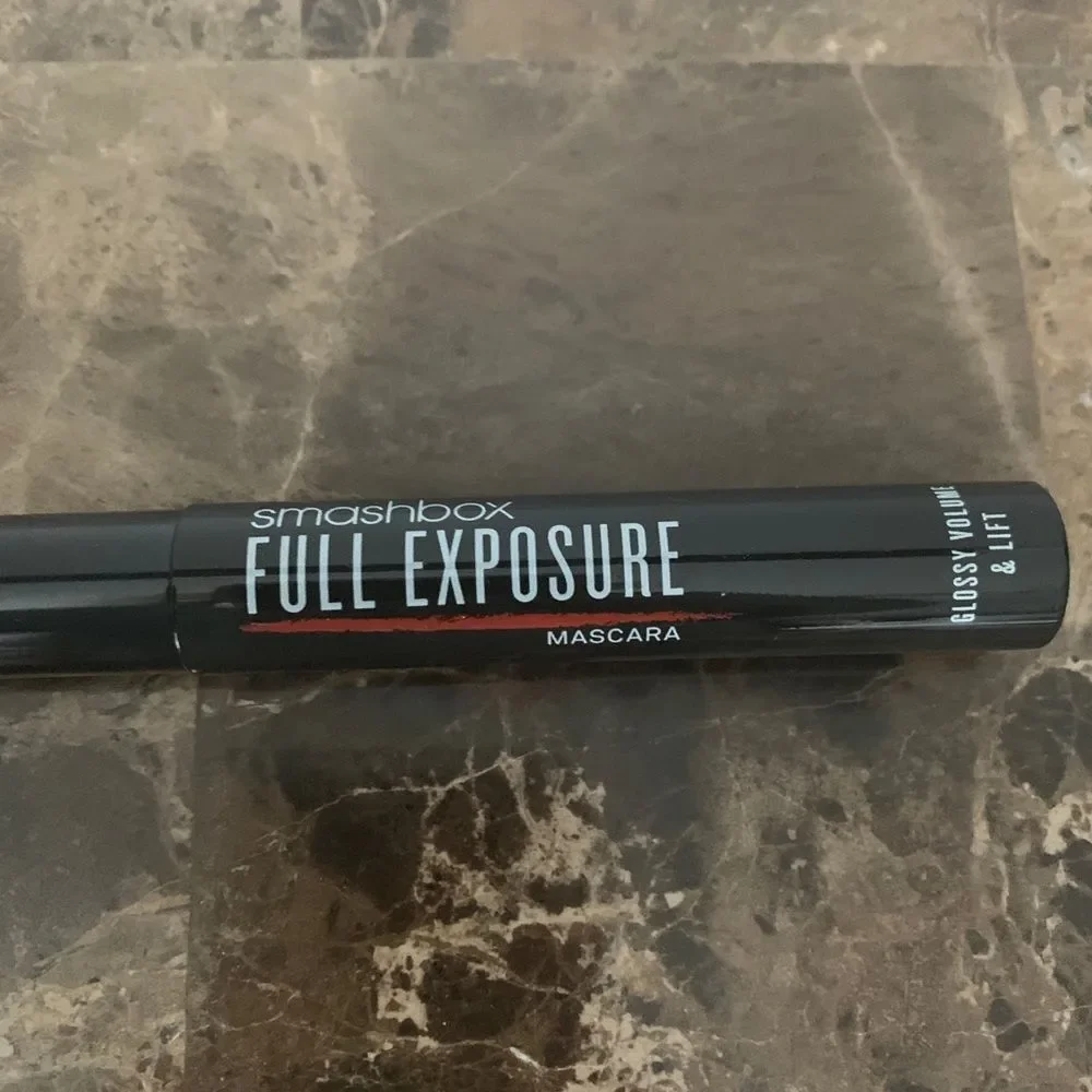 Smashbox Full Exposure Mascara Glossy Volume & Lift Black Eyelash Makeup - Picture 2 of 3